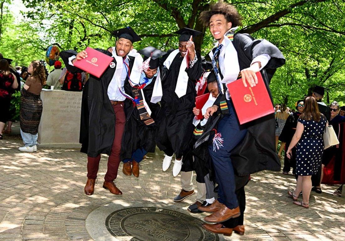 Wittenberg Graduates Stomp The Seal